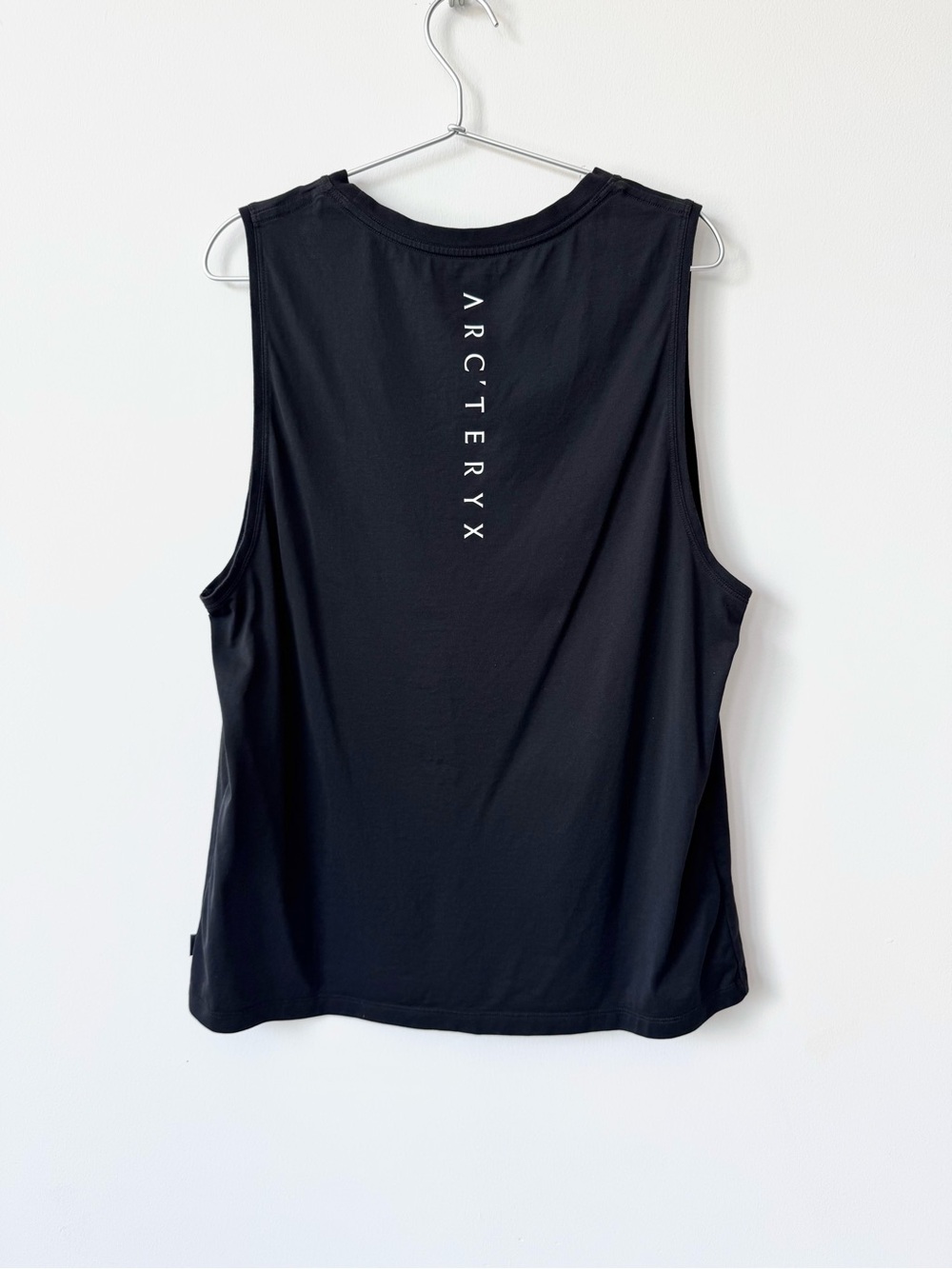 Arc'teryx Black Women's Sleeveless Logo Tank in 100% Cotton - size Large